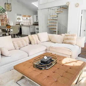 Stunning Mediterranean Mansion In Laurel Canyon Villa